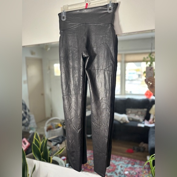 Like New SPANXshape™ Faux Leather Leggings Women's Size L Bikercore Moto Shaping - Picture 4 of 5